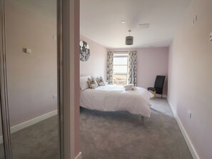 2 bedrooms, individually decorated, individually furnished, free WiFi