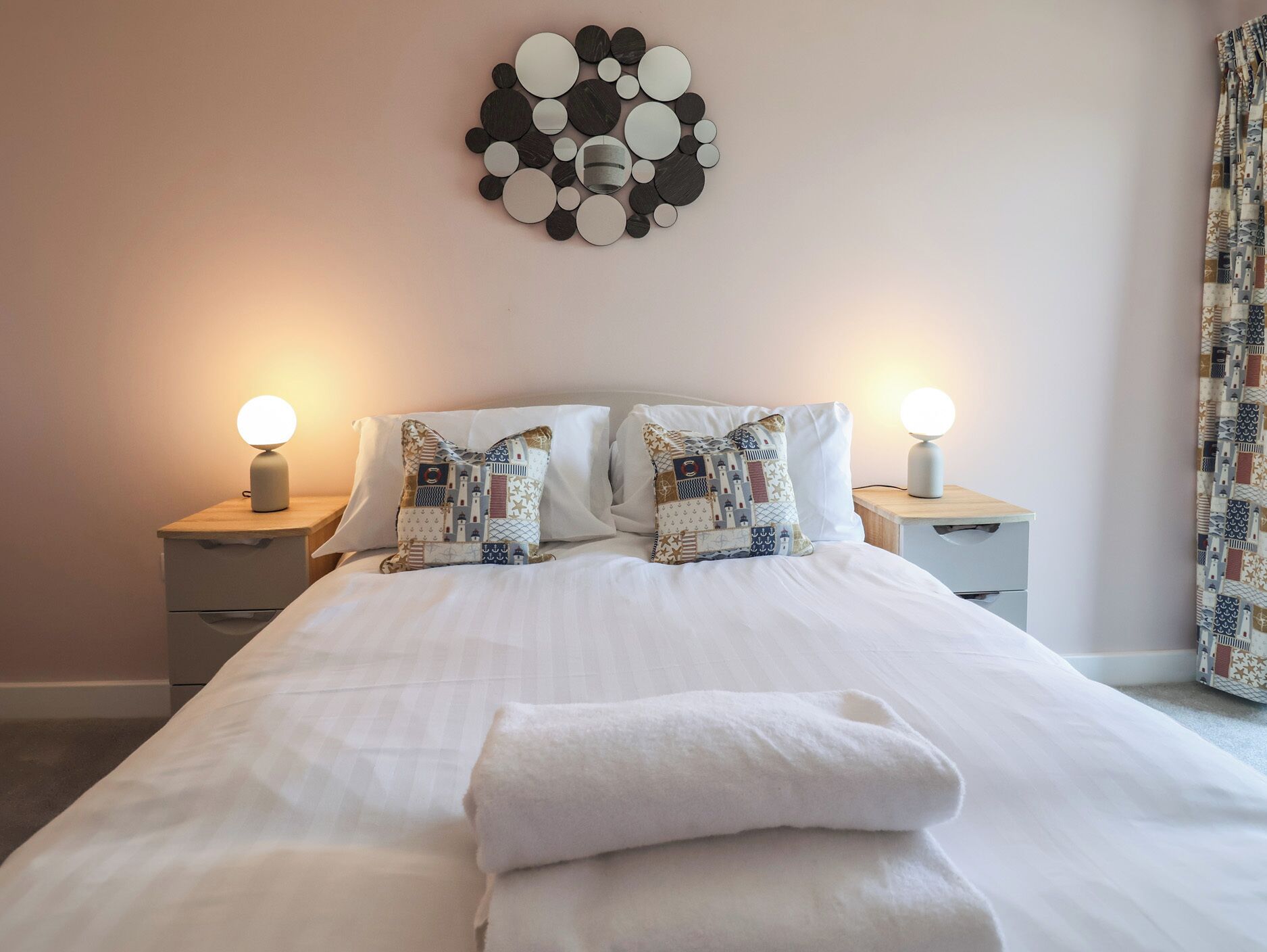 2 bedrooms, individually decorated, individually furnished, free WiFi