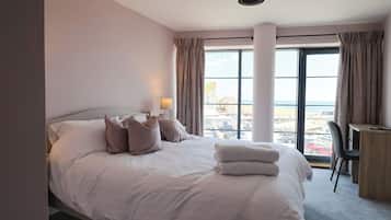 2 bedrooms, individually decorated, individually furnished, free WiFi