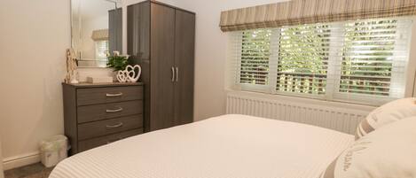 2 bedrooms, individually decorated, individually furnished, free WiFi