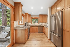 House, 3 Bedrooms | Private kitchen - Woodlands House 3 Bedroom Home (Truckee)
