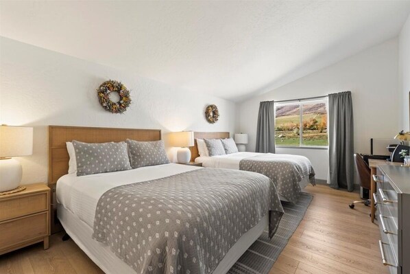 Villa, 1 Bedroom | 1 bedroom, free WiFi - Villa 3021 2 Queens No Kitchen 1 Bedroom Villa (Midway)