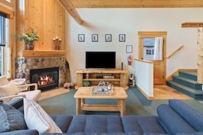 House, 3 Bedrooms | Living area - Red Wing Nest 3 Bedroom Home (Redmond)