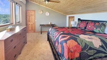 House, 3 Bedrooms | 3 bedrooms, laptop workspace, iron/ironing board, free WiFi