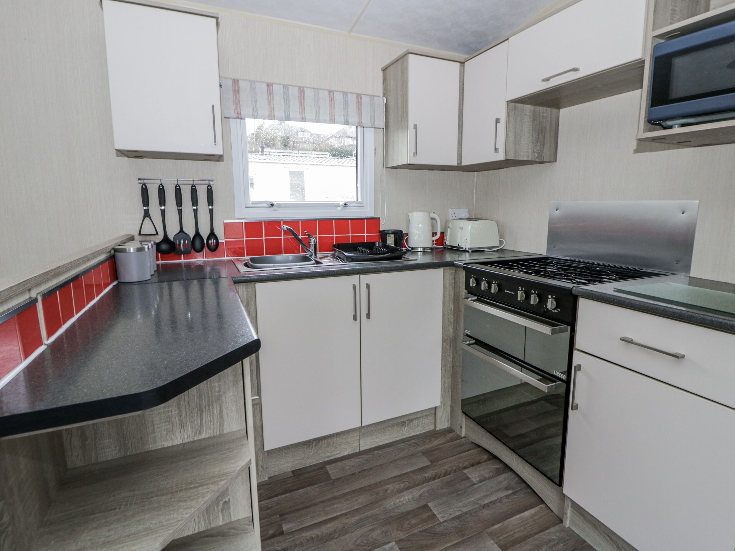 Cottage | Private kitchen | Cookware/dishes/utensils