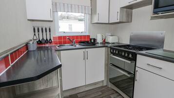 Cottage | Private kitchen | Cookware/dishes/utensils