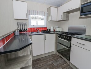 Casa de campo | Cozinha privada | Talheres/pratos/utensílios de cozinha