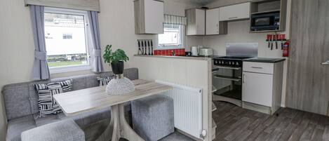 Cottage | Cuisine privée | Batterie de cuisine, vaisselle et ustensiles