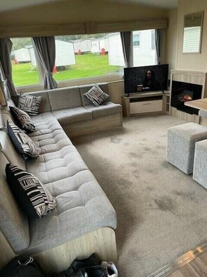 Living area - Brynowen Holiday Park - Holiday Accommodation 22432 (Borth)