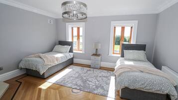 5 bedrooms, individually decorated, individually furnished, free WiFi