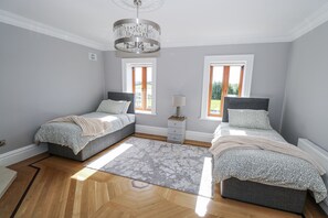 5 bedrooms, individually decorated, individually furnished, free WiFi