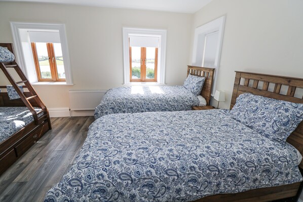 5 chambres, décoration personnalisée, ameublement personnalisé