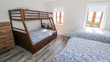 5 bedrooms, individually decorated, individually furnished, free WiFi