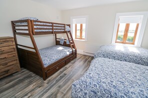 5 bedrooms, individually decorated, individually furnished, free WiFi - Woodlawn Retreat (Lough Gowna)