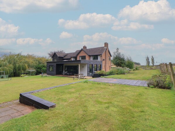 Exterior - Rook Hall Farm (Newcastle-Under-Lyme)