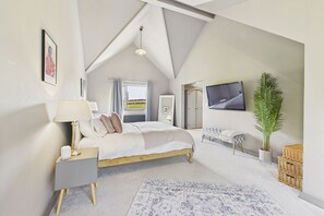 4 phòng ngủ, trang trí khác biệt 