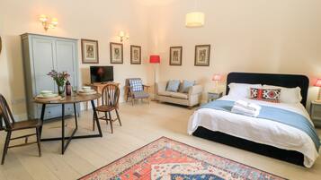 1 bedroom, individually decorated, individually furnished, free WiFi