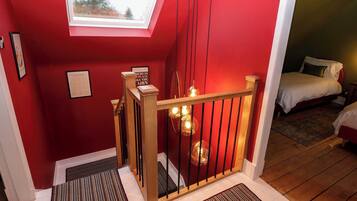 3 bedrooms, individually decorated, individually furnished, free WiFi