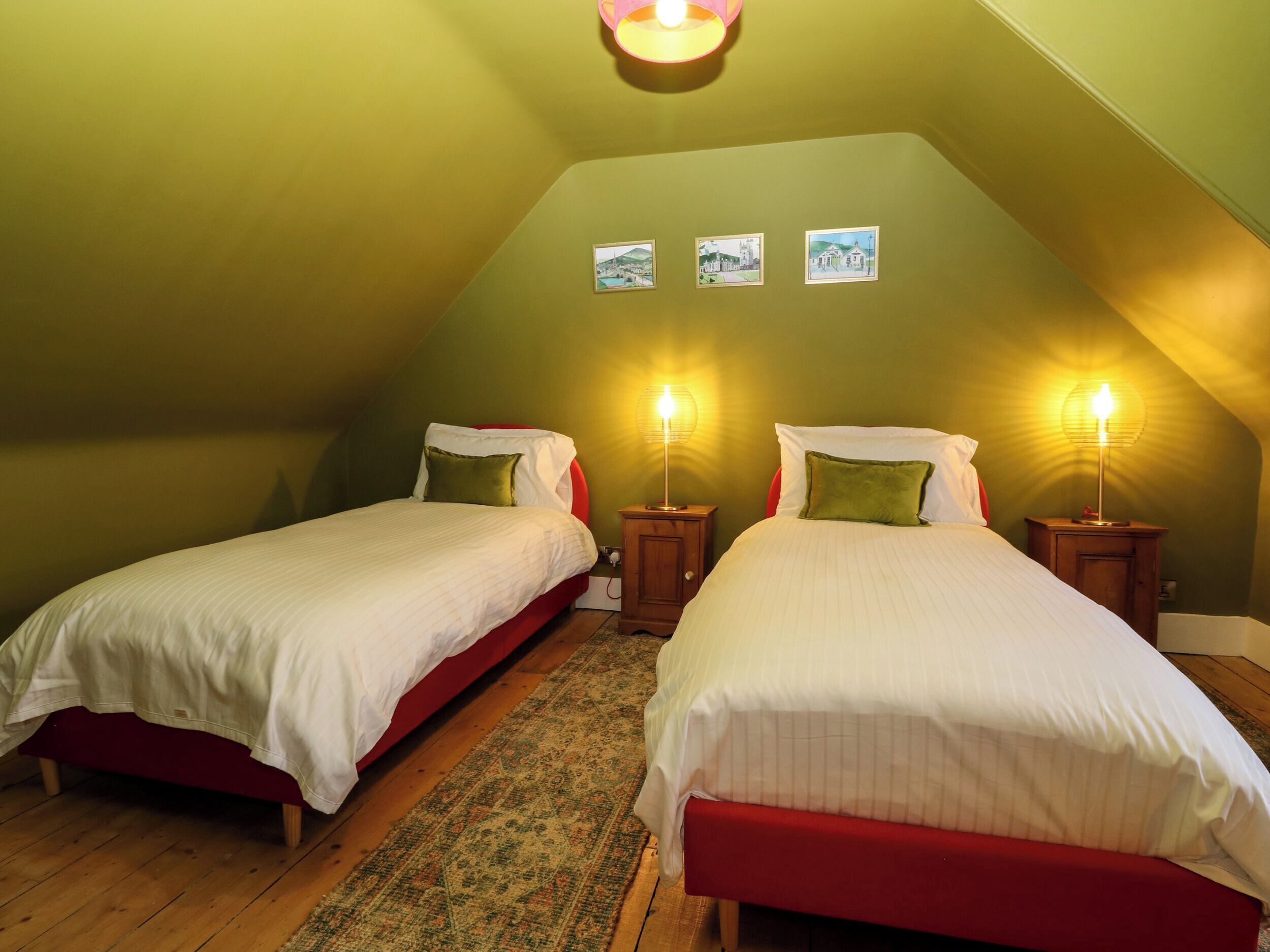 3 عدّة غرف نوم وبديكورات فريدة لكل غرفة وطراز فريد لكل وحدة