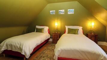 3 bedrooms, individually decorated, individually furnished, free WiFi