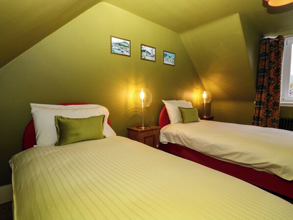 3 bedrooms, individually decorated, individually furnished, free WiFi