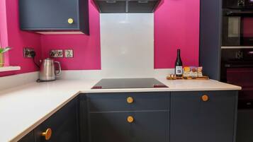 Dishwasher, cookware/dishes/utensils