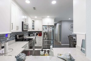 Fridge, microwave, oven, stovetop - Villa in Corolla Light with Views, Hot Tub & More! (Corolla)