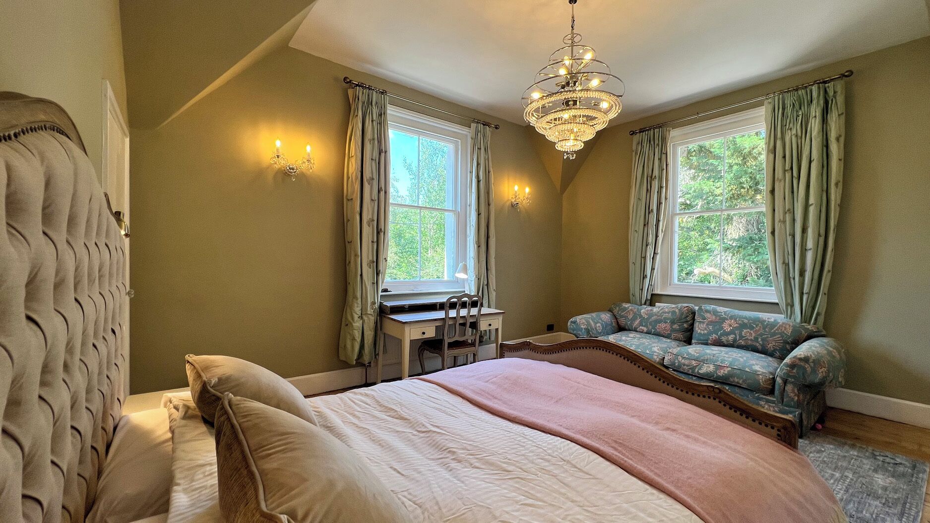 7 bedrooms, individually decorated, individually furnished, free WiFi