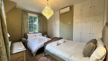 7 bedrooms, individually decorated, individually furnished, free WiFi