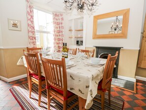 Dining - The Burrow (Windermere)