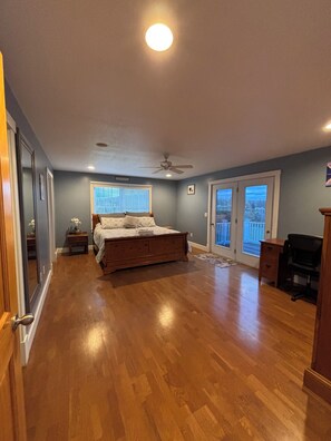 3 bedrooms, travel crib, free WiFi, bed sheets