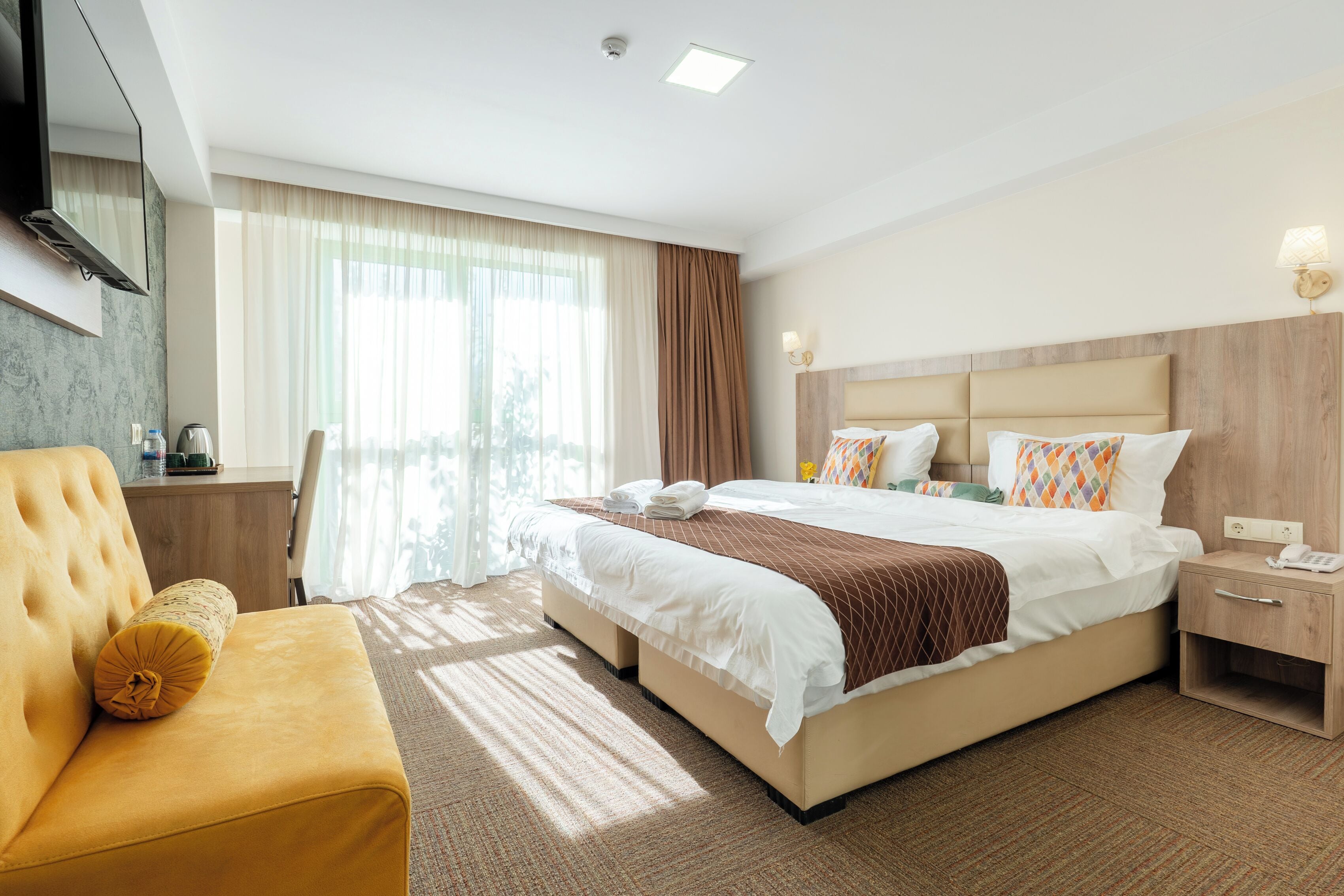 Quarto casal standard | Ferros/tábuas de passar roupa, Wi-Fi de cortesia