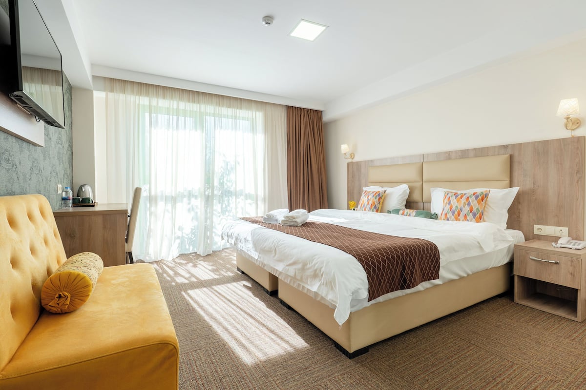 Standard Double Room | Iron/ironing board, free WiFi