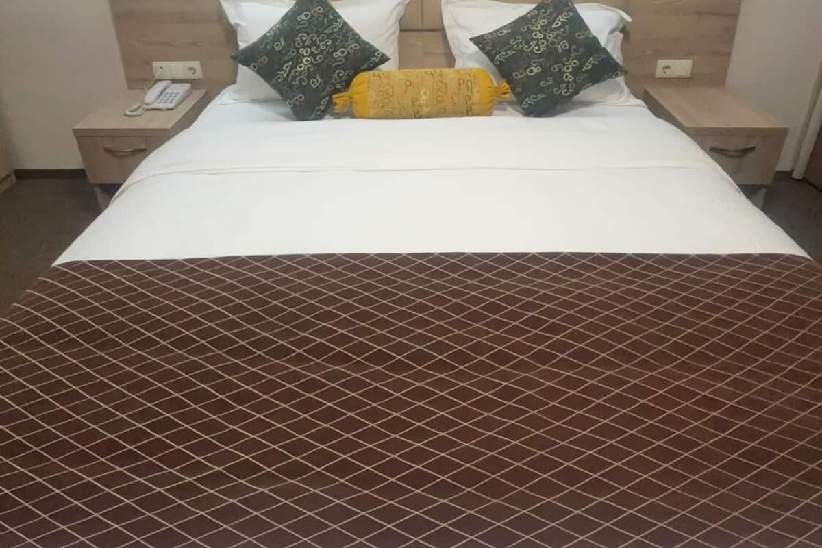 Economy Double Room | Iron/ironing board, free WiFi