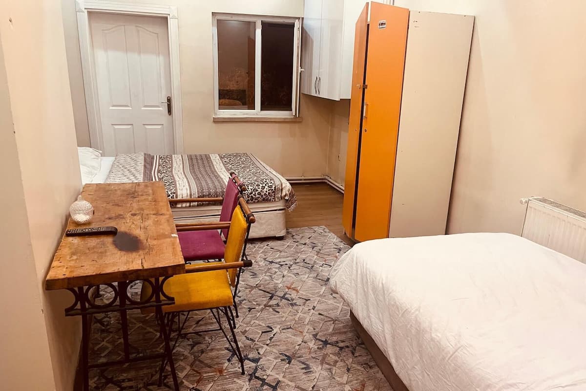 Classic-Zimmer, Stadtblick | Laptopgeeigneter Arbeitsplatz