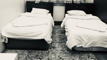 Classic-Zimmer, Stadtblick | Laptopgeeigneter Arbeitsplatz