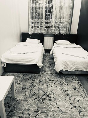 Classic-Zimmer, Stadtblick | Laptopgeeigneter Arbeitsplatz