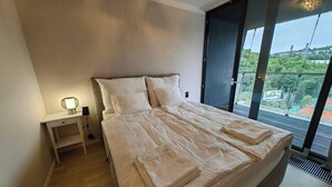 Ảnh chưa phân loại, 3 trong số 23 ảnh, nút