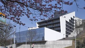 Apartment, 1 Bedroom, Accessible, Smoking | Exterior