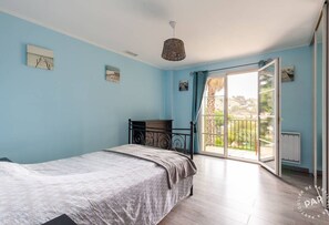 5 chambres, fer et planche à repasser, accès Internet