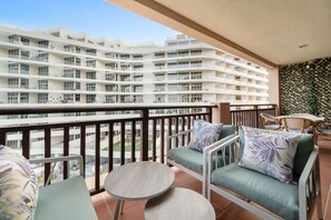Property grounds - FIRST CLASS | 1BR | Serene Sea View | Royal Amwaj (Palm Jumeirah)