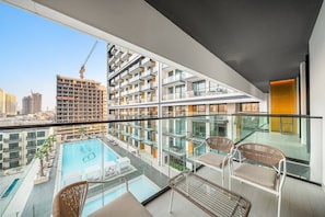 Property grounds - FIRST CLASS Stylish 2BR | Sparkling Pool View (JVC)