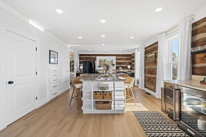 Fridge, microwave, oven, stovetop - Mountaintop Blue Ridge retreat | Hot tub, panoramic views, private putting green & hidden speakeasy (Afton)