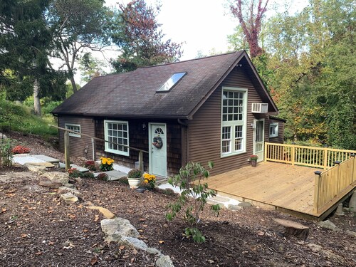 Charming cottage on historic estate