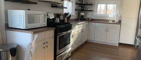 Frigorífic, microones, forn i placa de cuina