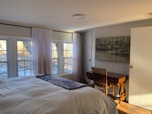 2 bedrooms, desk, iron/ironing board, travel cot