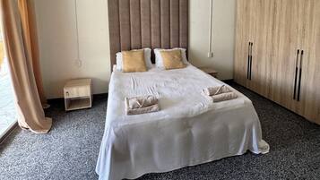 Suite, balkong, byutsikt | Wi-fi (inkludert)