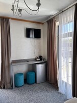 Quarto casal ou duplo conforto, sacada, vista para o pátio