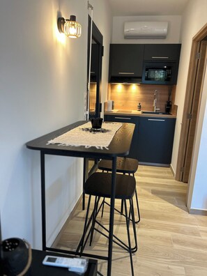 Dining - Very nice independent Studio, new, air-conditioned 38 m2 (Porto-Vecchio)