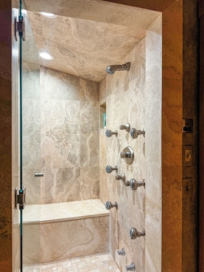 Shower, hair dryer, towels - Escape to the mountains in style at Cache 8 at Silver Lake! Walk to Skiing! (Deer Valley)